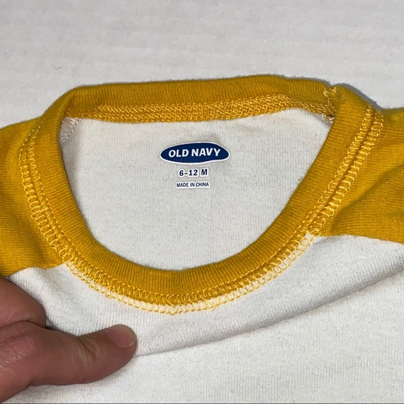 4/$20 Gap/Old Navy Long Sleeve Onesie Bundle 6-12M - Picture 4 of 12